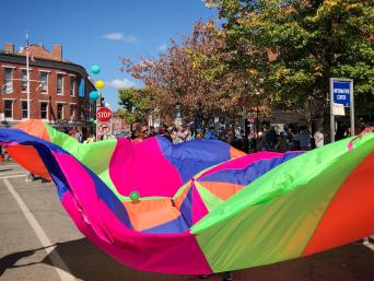 Parachute with balls outside