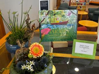 Marjory Saves the Everglades by Holly Bauer