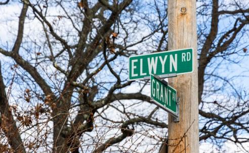 Elwyn Road street sign